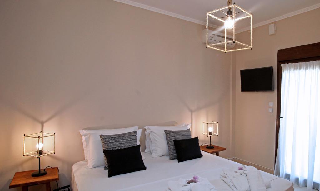 The Beach House - Apartments & Studios (Adults Only) Áfitosz Kültér fotó
