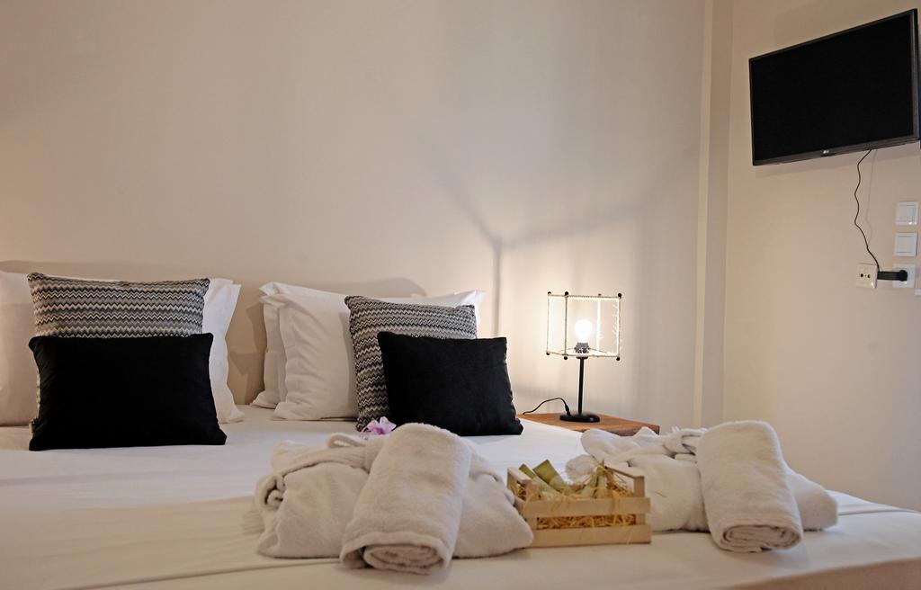 The Beach House - Apartments & Studios (Adults Only) Áfitosz Kültér fotó